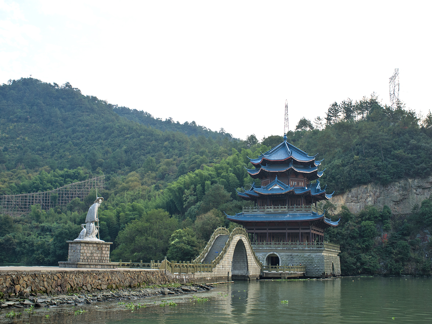 桐庐徜徉荻浦花海,漫步慢品桐君山,船游七里扬帆,踏春