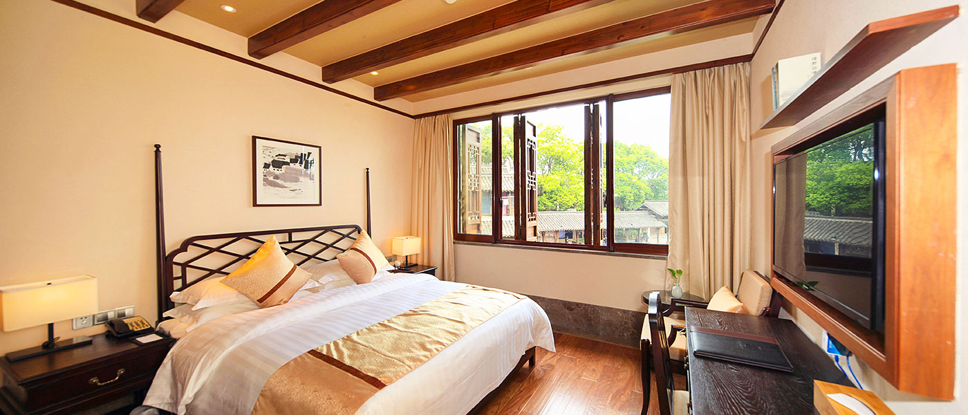 通安客栈为典型的二层江南风格明清建筑群落,风格雅致,分为1号楼,2号