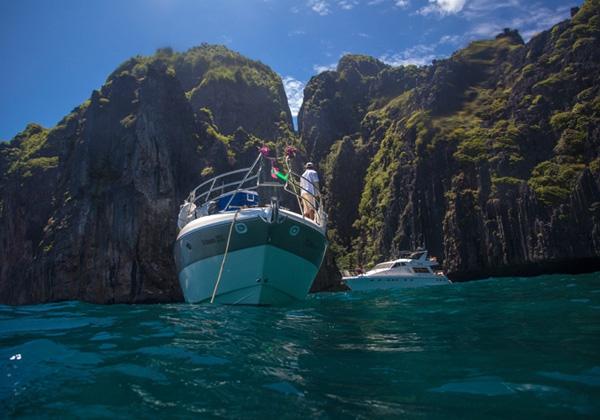 卡兰奇游艇包船出海一日游(意大利游艇 专属服务 中文服务)