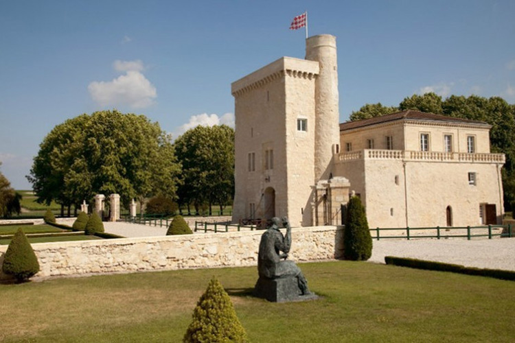 波尔多红酒diy课程一日游拉图嘉利酒庄酒店接送中文导游