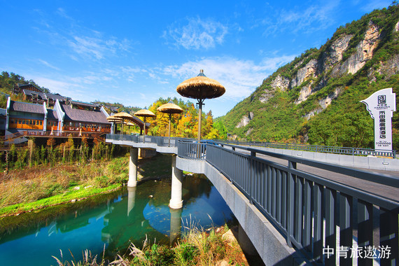 【亲自然•全景湘西】张家界：天门山/森林公园/大峡谷玻璃桥/浪漫凤凰古城•悠悠沱江泛舟5日游