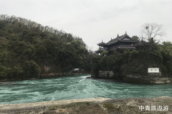 必发团【当季爆款】稻城亚丁/再遇繁星夜+亚丁+木雅圣地/双飞7日【2+1航空座椅/畅享康南三大景点/体验藏地风光/日升之初净心之旅】