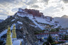 【西藏】挑戰珠峰6晚7日：布達拉宮+大昭寺廣場+羊卓雍措+卡若拉冰川+日喀則+扎什倫布寺+奇林峽+珠峰大本營+318沿途風光