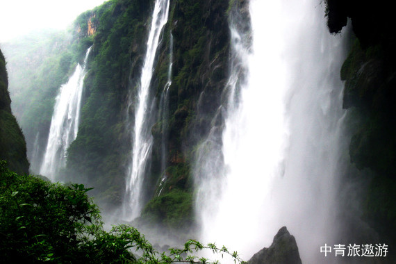【贵州】贵阳+兴义+安顺双卧8日【黄果树瀑布+万峰林+马岭河+花江峡谷大桥】
